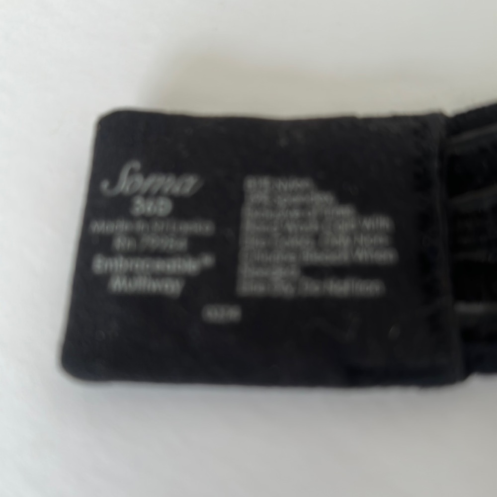 Soma Embraceable Multi way Black 36D bra